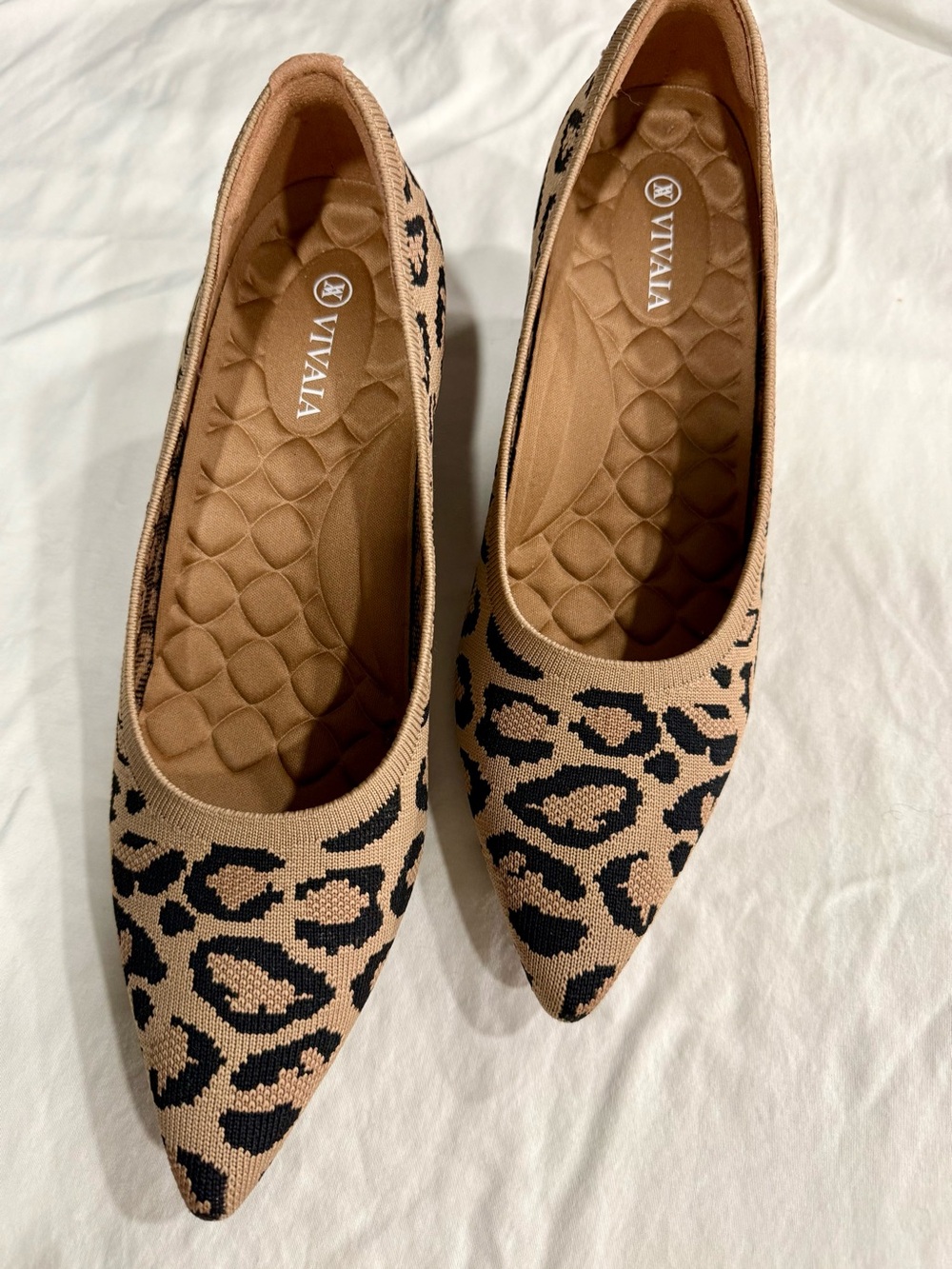 VIVAIA Leopard Pointed-Toe Knit Flats - Tan/Black